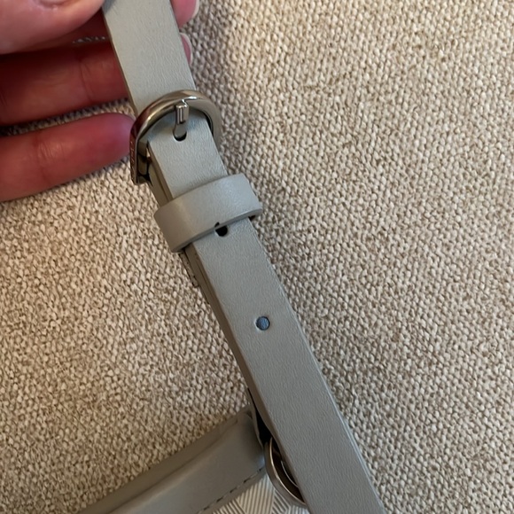 Michael Kors MK Vanilla Signature Logo Belt Wallet
Large Waist Pouch Bag - Picture 10 of 11